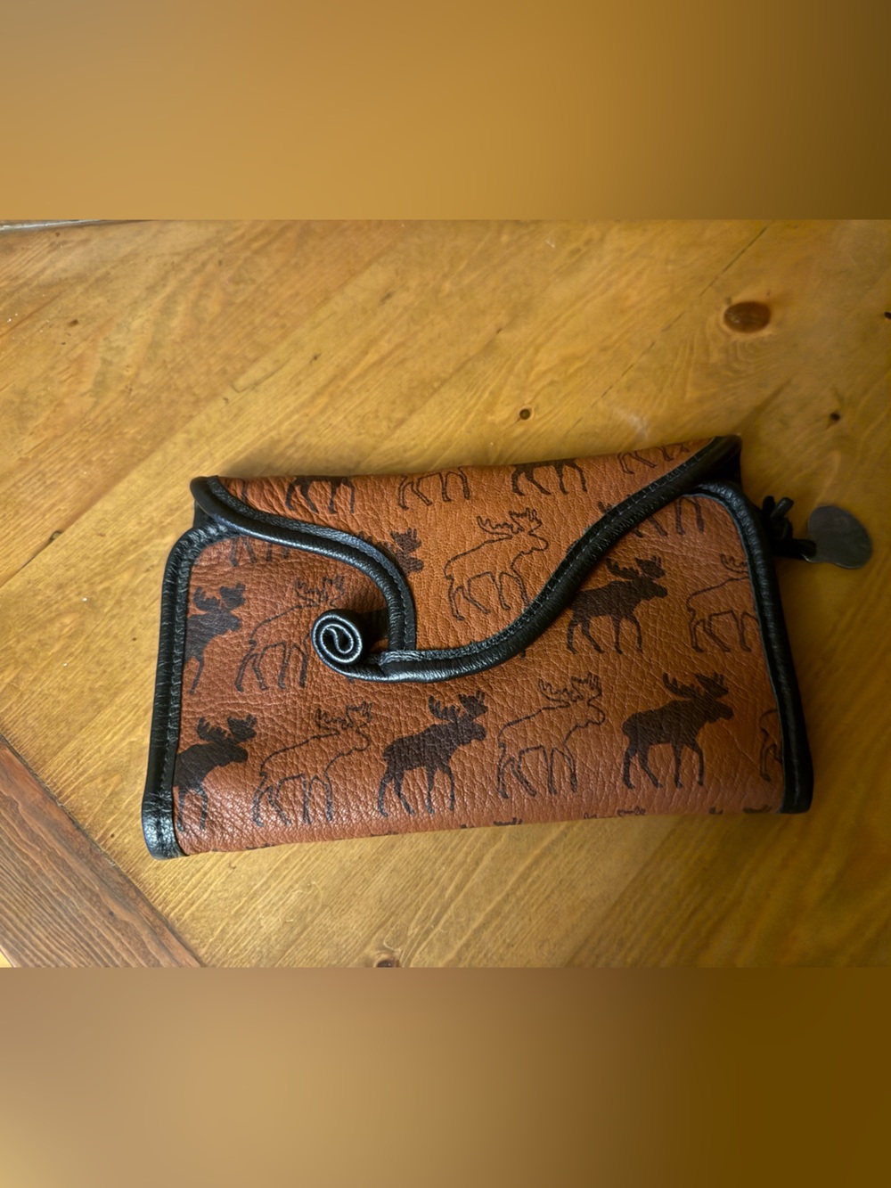 Erda of Maine artisan-crafted leather moose, print  wallet
